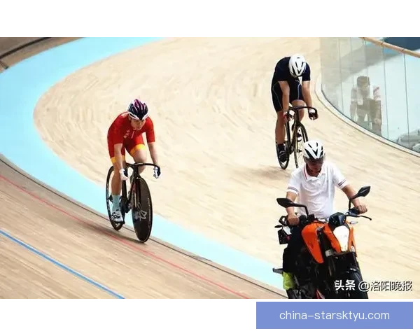 【直播】奥运选手敞篷巴士游行 随记者近距离看盛况